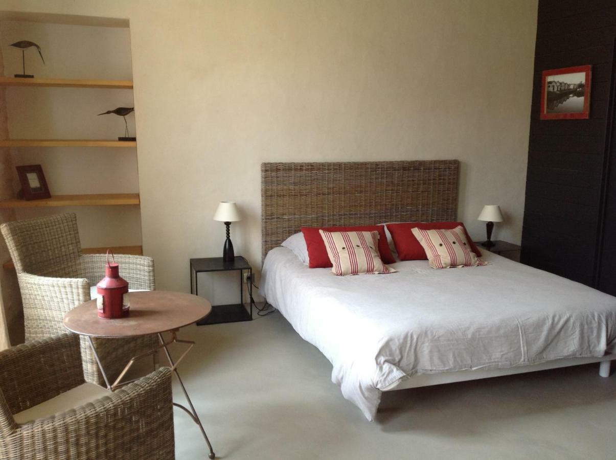 Vents Et Marees Hotel แซ็ง ปิแอร์ ดิ โอเลรอง ภายนอก รูปภาพ